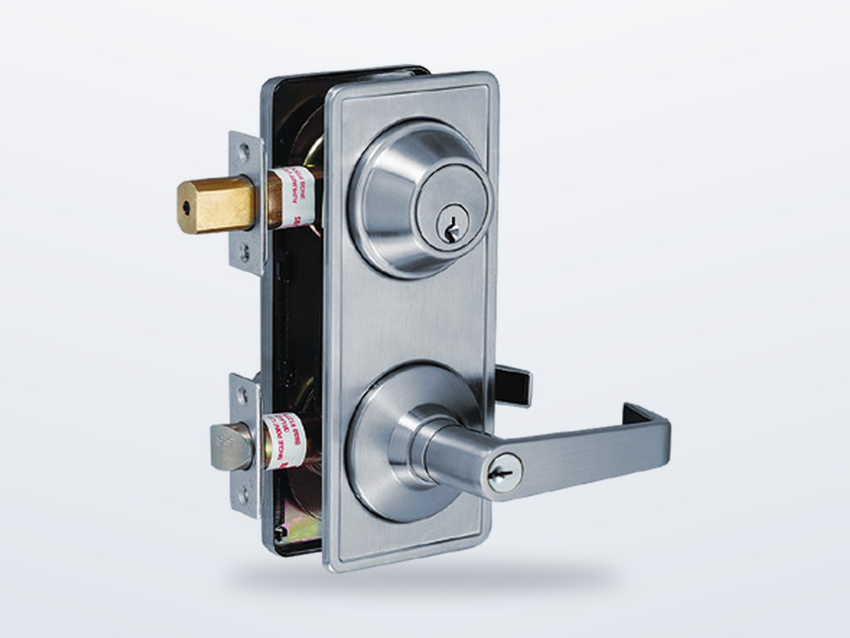 Interconnected lever lock with deadbolt